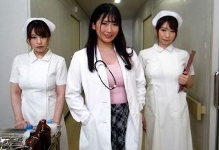 Chàng bệnh nhân may mắn và ba y tá quyến rũ đầy kích thíchm
